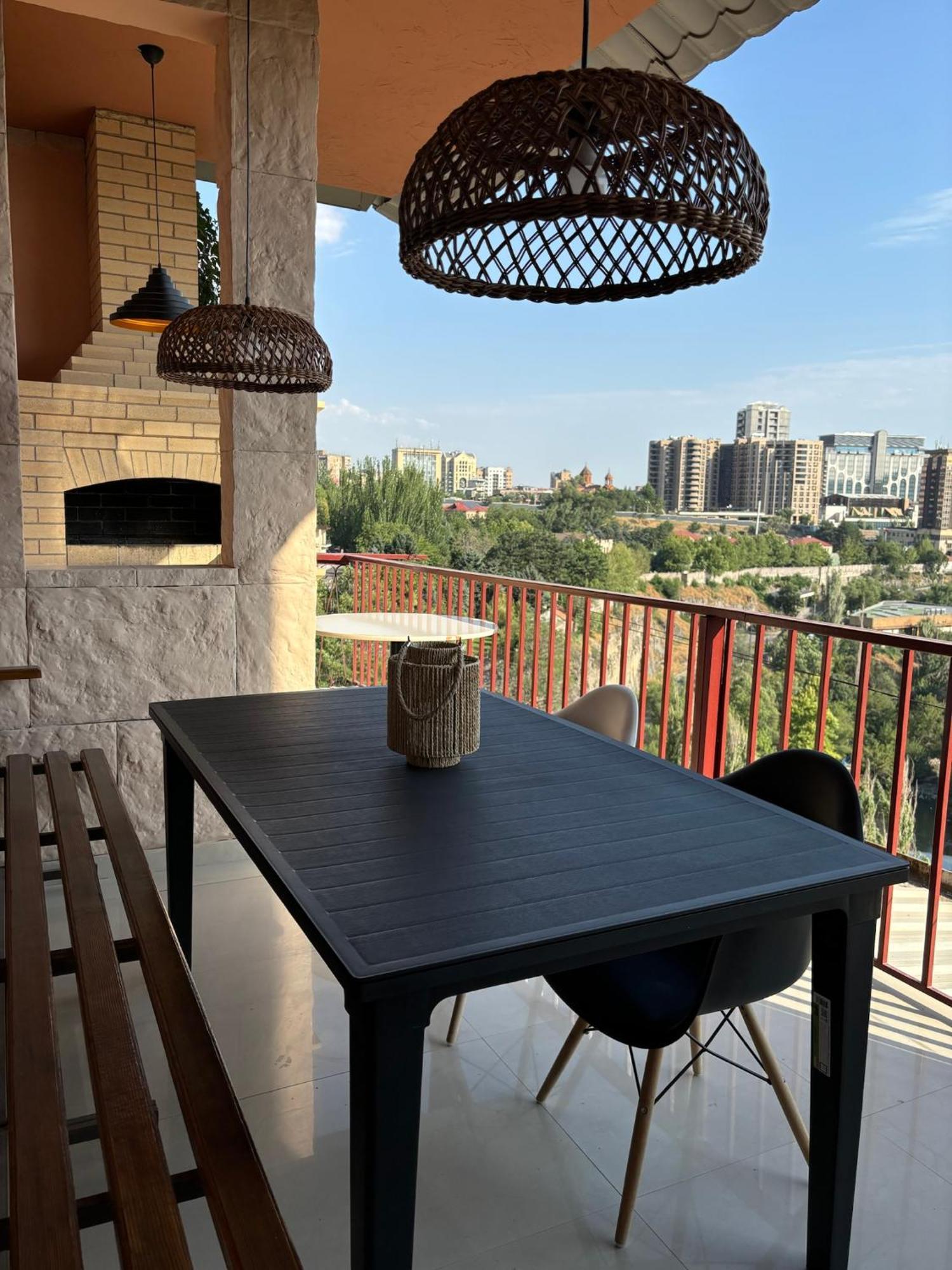 River View Apartment In The Center Of The City Ереван Екстериор снимка